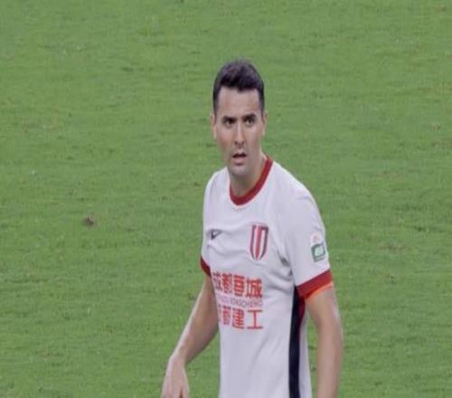 韦世豪成熟了，蹇韬回击球迷，成都无冠连锁反应队长+主帅续约难