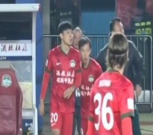 河南队何超：还没完，要继续长春亚泰明年见，加油