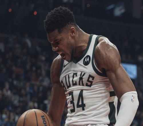 字母哥连爆三场！合砍108分48板21助！打破NBA历史纪录