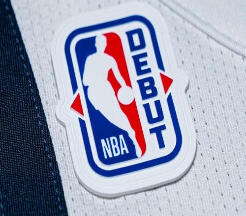 官方：NBA新秀首场比赛将佩戴首秀徽章，之后嵌入球星卡发售