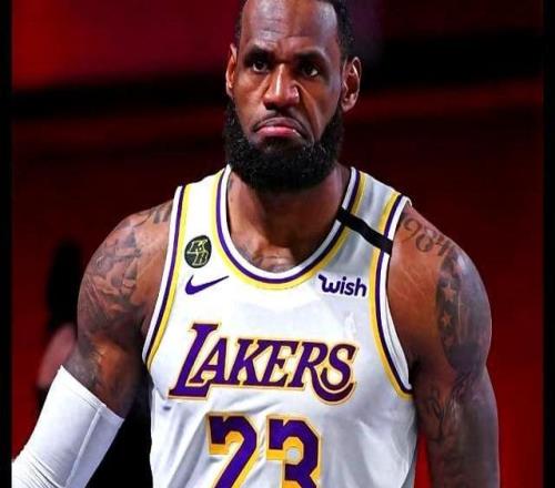 詹姆斯7投12助，41岁用智慧掌控23赛季传奇