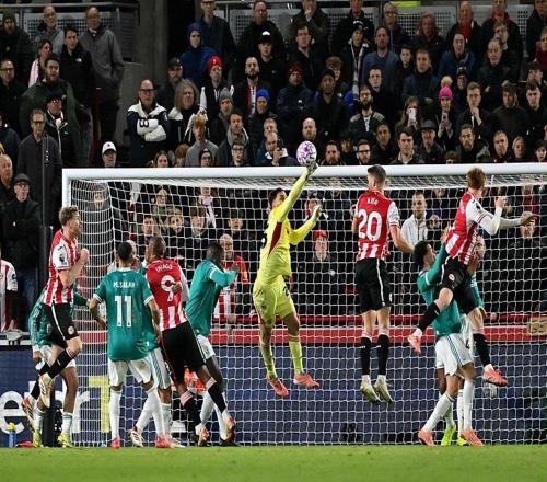 5人伤缺+战失策！11亿欧豪阵被保级队，利物浦重建任重道远