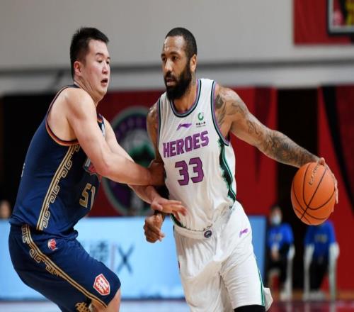 篮协对吉伦沃特处罚遭质疑：禁3月相当于只禁1月打架为何禁3年