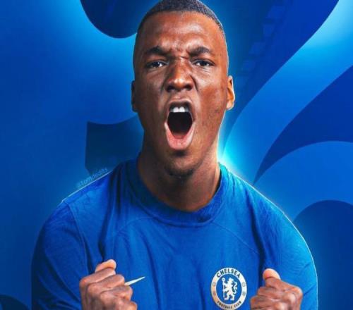 下个亿元先生！防守一个顶俩，进攻远射专业户，蓝军有了新坎特