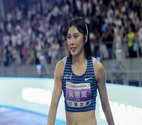 体坛联播｜吴艳妮100米栏折桂，中国男篮官宣亚洲杯大名单