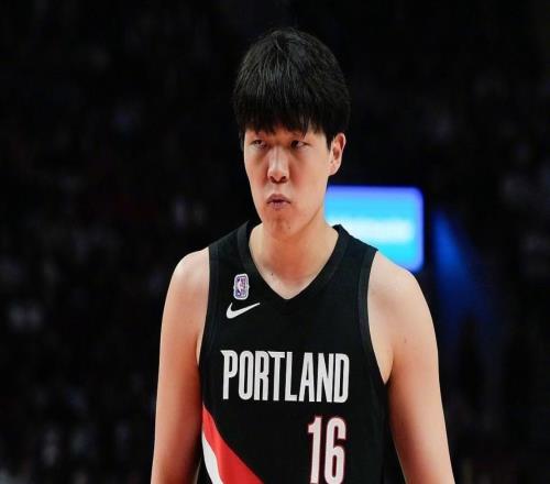 韩乔生：杨瀚森场均5.6分钟，目前打不上球才是最可怕的现状