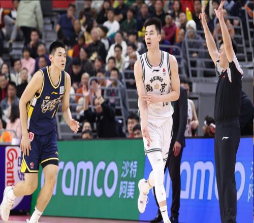新赛制第1人！在郭士强面前轰42+8+6，怪不得休赛期能获得NBA合同