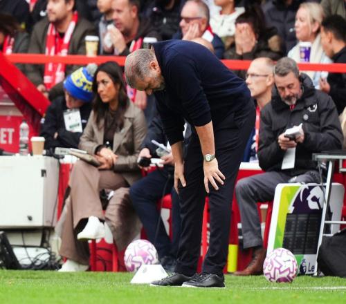 39天8场0胜！60岁澳波03后18分钟被解雇英超第17只送他39个单词