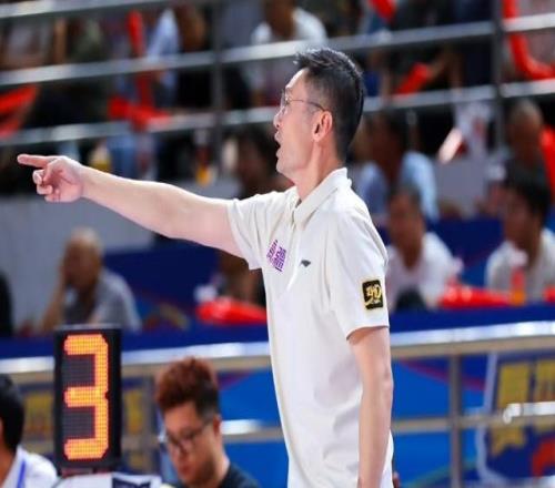 新疆男篮最新消息！第四外援浮出水面，纳塔尔抵达，吴冠希痊愈