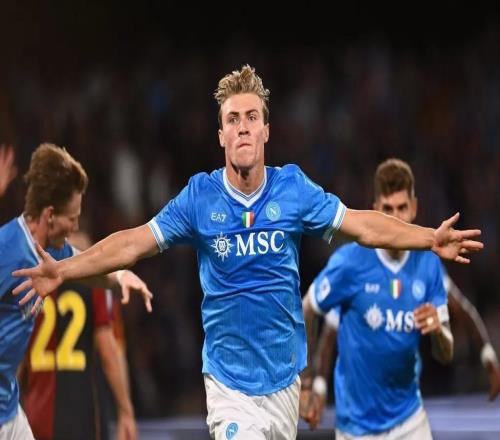 伊萨克森：意大利球迷总说霍伊伦是最优秀的球员之一