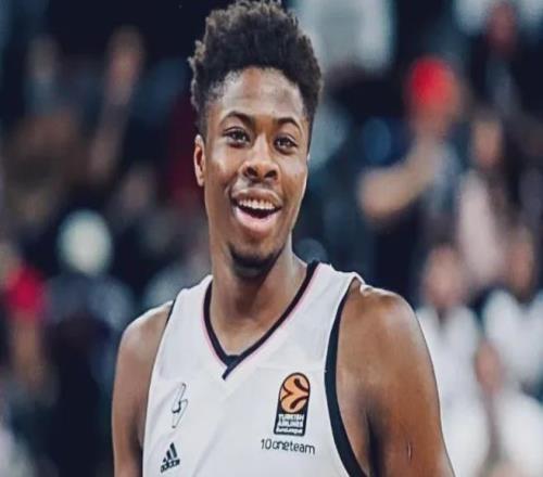 压哨签约！只要4年4500万！字母哥真离谱啊...