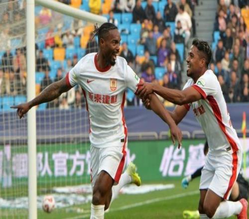 【中超】失误大战！贺一然补时送礼津门虎2比2亚泰