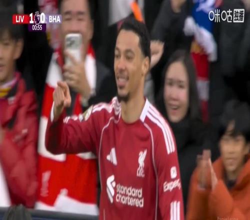 真解气！利物浦20完爆布莱顿，埃基蒂克双响，萨拉赫替补不贪功