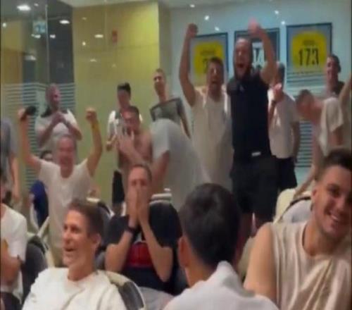 太开心了！欧冠主场抽到皇马，凯拉特球员激动呐喊、抱头不敢相信