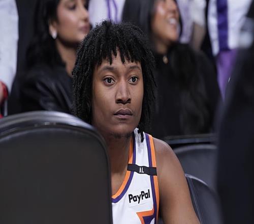 8分钟内送出5次助攻！前火箭首轮秀会有机会留在快船吗