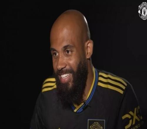 姆伯莫：在曼联的开局很艰难，因为这里是豪门所以我有很多期待