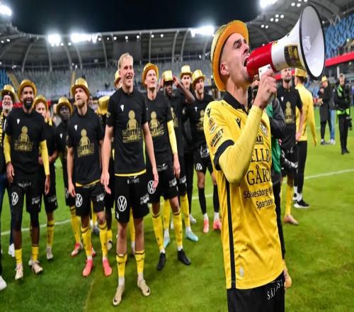 20！1379人渔村球队创造奇迹，提前三轮夺冠，下赛季将出征欧冠