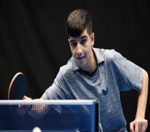 不到16岁双杀王楚钦林诗栋，这颗伊朗紫微星啥来头？