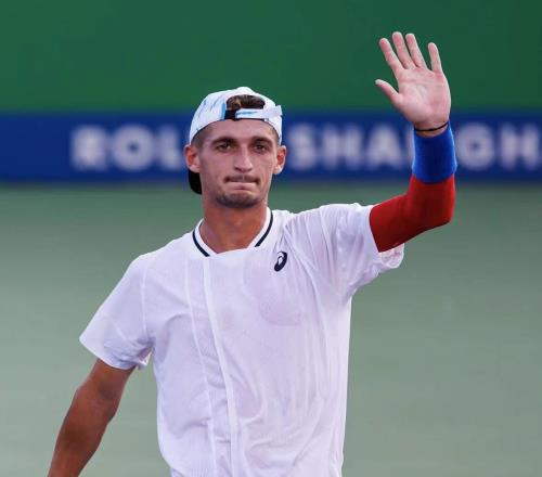 不到半年，提升200位，她在中国本土获得冠军级别一路攀升