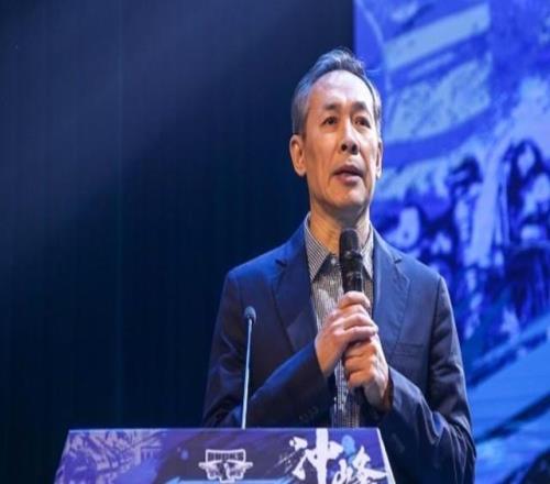 CBA最新消息！北京签约争议外援，布朗被裁掉，萨姆纳无缘广东