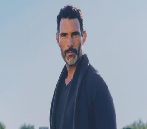 一条围巾140镑太阳报：热刺球迷对天价服装周边愤怒不已