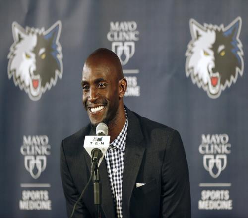 KG：还没考虑过在森林狼退役球衣&立雕像但想回明尼苏达做些事