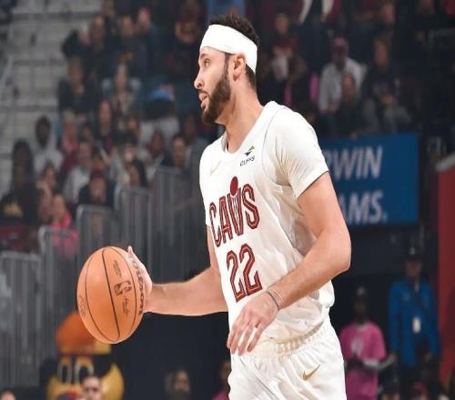 状态下滑有些过于明显了！骑士不应该让他继续留在轮换阵容中了