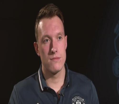 菲尔琼斯：阿莫林是个有新想法的教练，曼联必须给他更多的支持