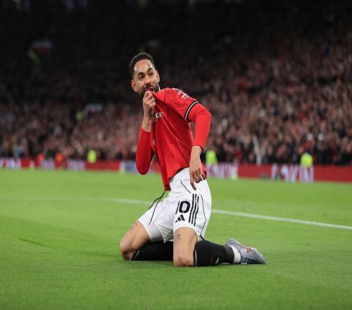 42！7400万先生处子球，姆伯莫双响，曼联3连胜，闯入英超前四