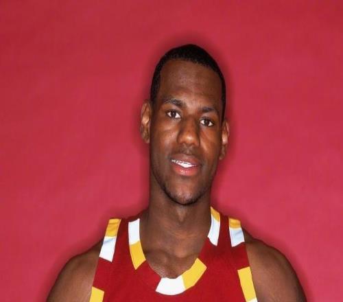 连续1297场得分上双！明明无人可破的纪录，为何老詹还要继续刷新