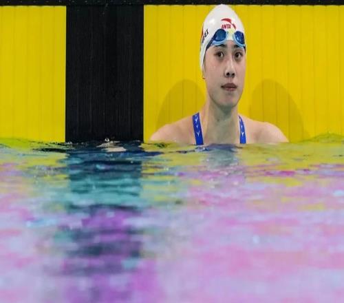 张雨霏摘得全运会女子100米蝶泳金牌