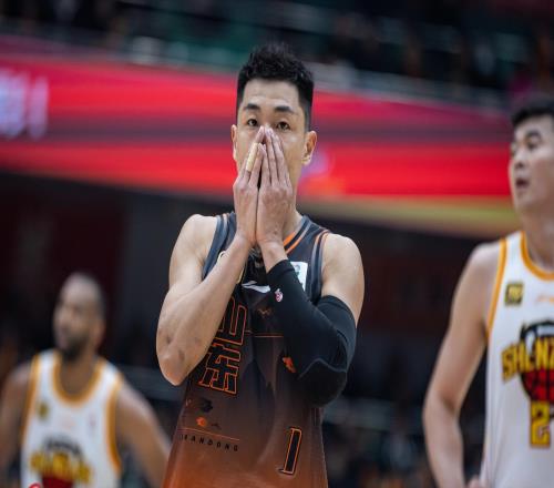 高诗岩错失扳平！CBA两国手对决，4中0碰上5中1，山东5分输北控