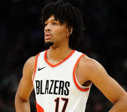 两战轰39+12+6记三分！杨瀚森队友超级崛起，他能签1亿美金大合同