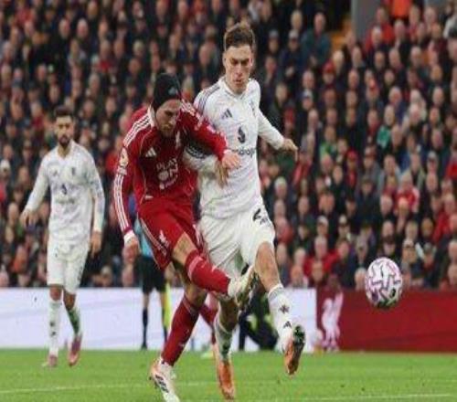 状态堪忧！利物浦遭曼联绝杀，各项赛事4连败&落后榜首4分