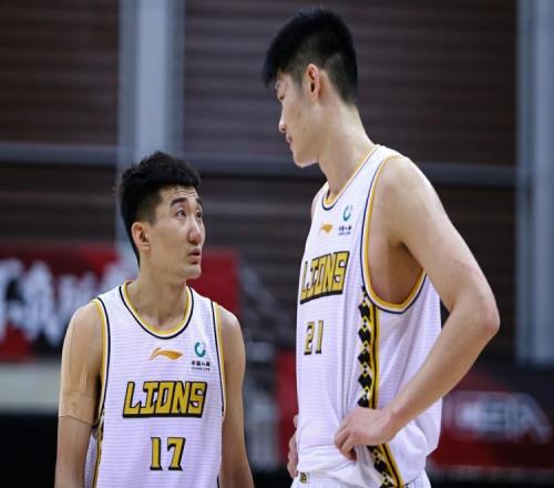 暂时战成11平！1617赛季后7场4胜制总决赛连续6次横扫告终