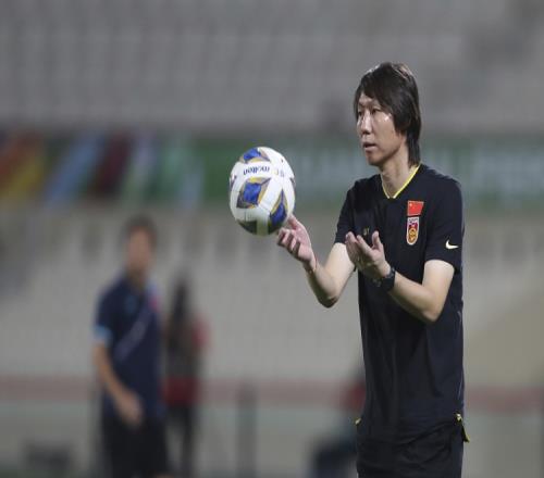 李璇谈李铁：相关庭审争议应该在国家队主帅算不算是国家公职人员