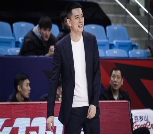 杨鸣：我们对广厦是更弱的一方比赛很艰难&我们做好准备