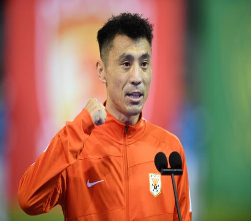 记者：泰山队22人出征韩国五外援全部随队&郑铮、吴兴涵等缺席