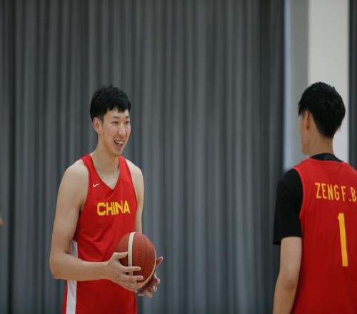 付政浩：只要周琦在场他就能在攻守两端起到兜底的作用