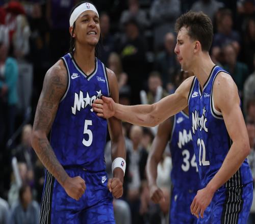 NBA彩经：魔术主场击退老鹰勇士擒下灰熊成功晋级