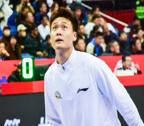 疆粤大战名单：赵睿首战旧主胡明轩徐杰阿不都在列4外援VS4外援