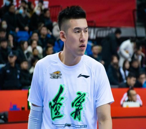 赢球功臣！付豪全场12投5中得到12分6板没有失误