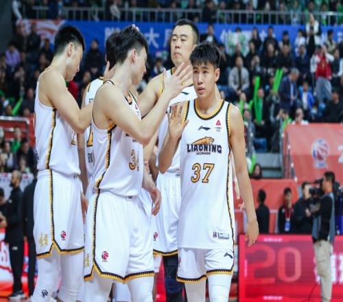 无惧大场面！李虎翼辽粤大战出战22分钟3中2贡献5分2篮板