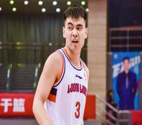 孔德昕：贾明儒加时独得6分关键时刻有本土攻击手能站出来太重要