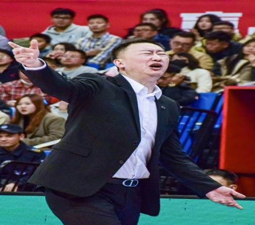 巧合2年前的今天广东输掉与广厦的抢3青岛如今同样的比分输抢5