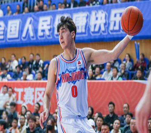 差距太大！山西半场落后新疆19分前者三分命中率6.3%&后者56.3%