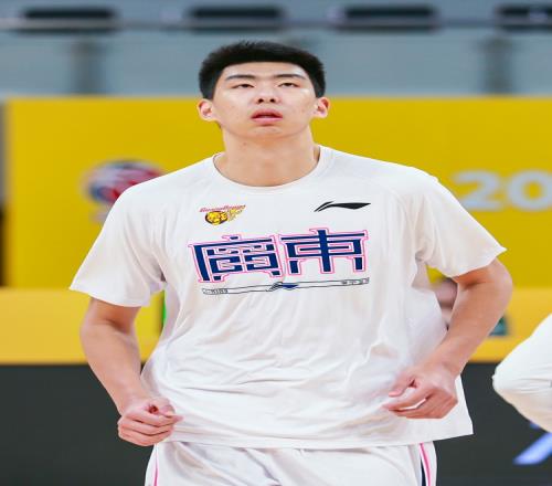 媒体人：徐昕准备好&迅速进入状态这才是职业球员应该要做的事情