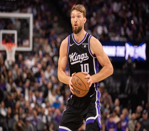 加时犯满离场！小萨博尼斯14中9拿到20分12板5助也有6失误