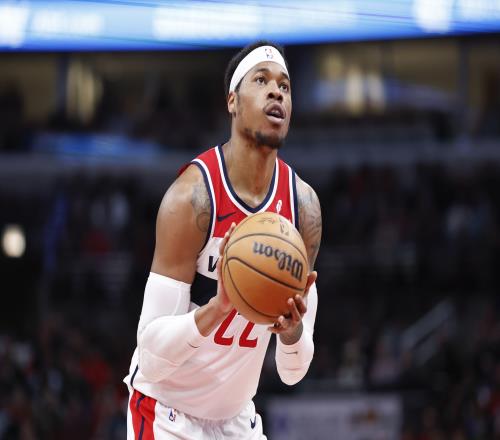 欧媒：霍姆斯仍在寻求NBA的保障合同若失败将加盟帕纳辛纳科斯