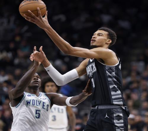 爱德华兹：我是文班亚马的超级粉丝他是NBA的新门面